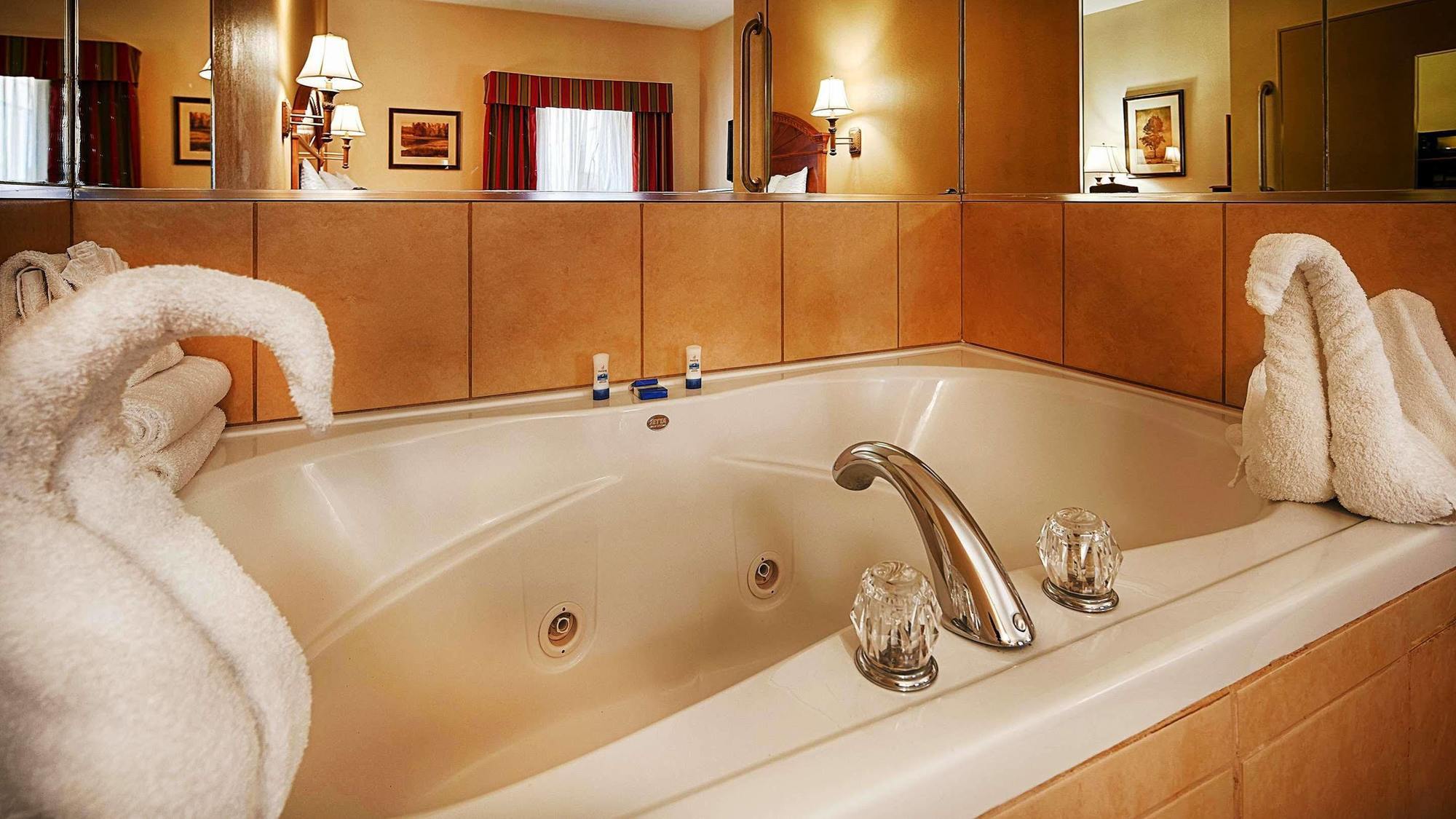 Best Western Plus Midwest City Inn & Suites Dış mekan fotoğraf